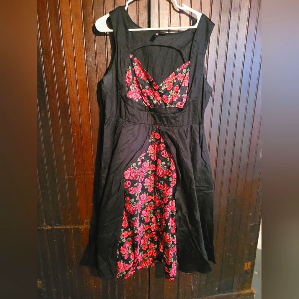 Size 20 Retro Chic floral and black dress